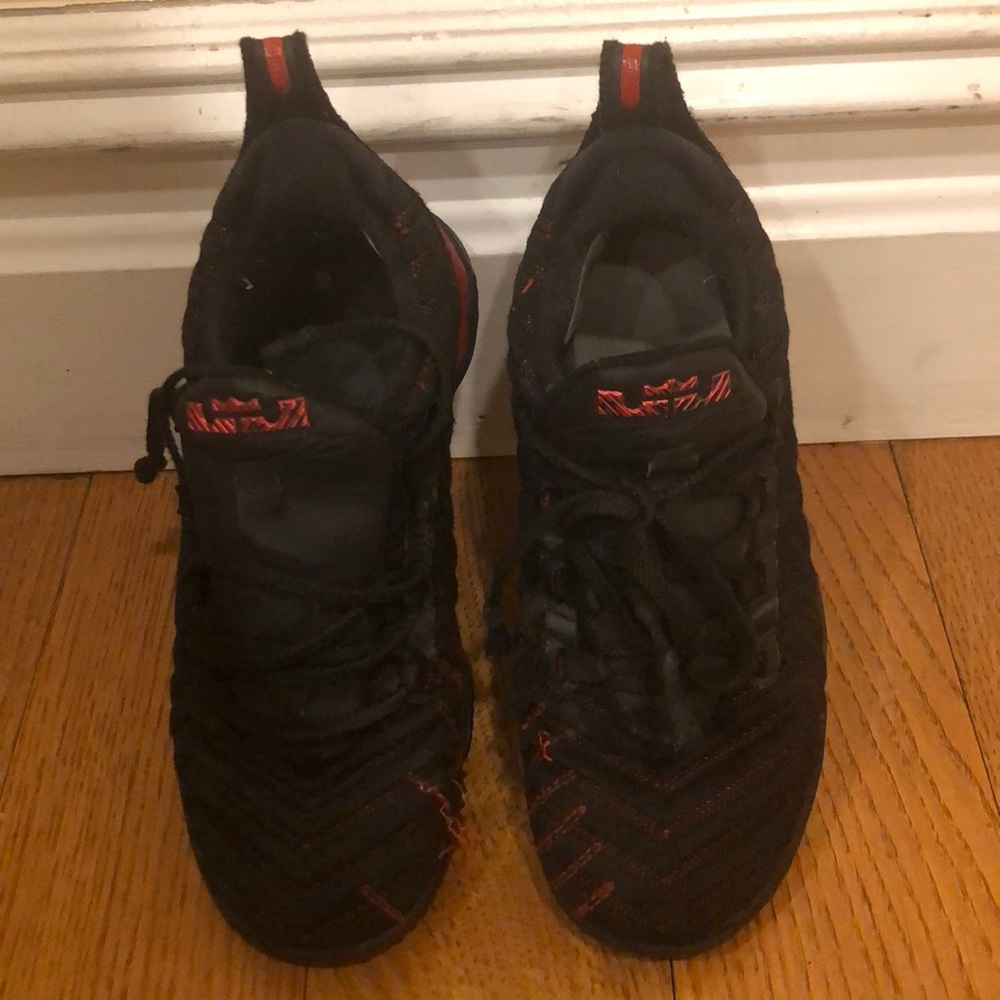 LEBRON JAMES BOYS SHOES